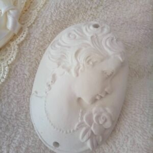 Cameo in gesso profumato